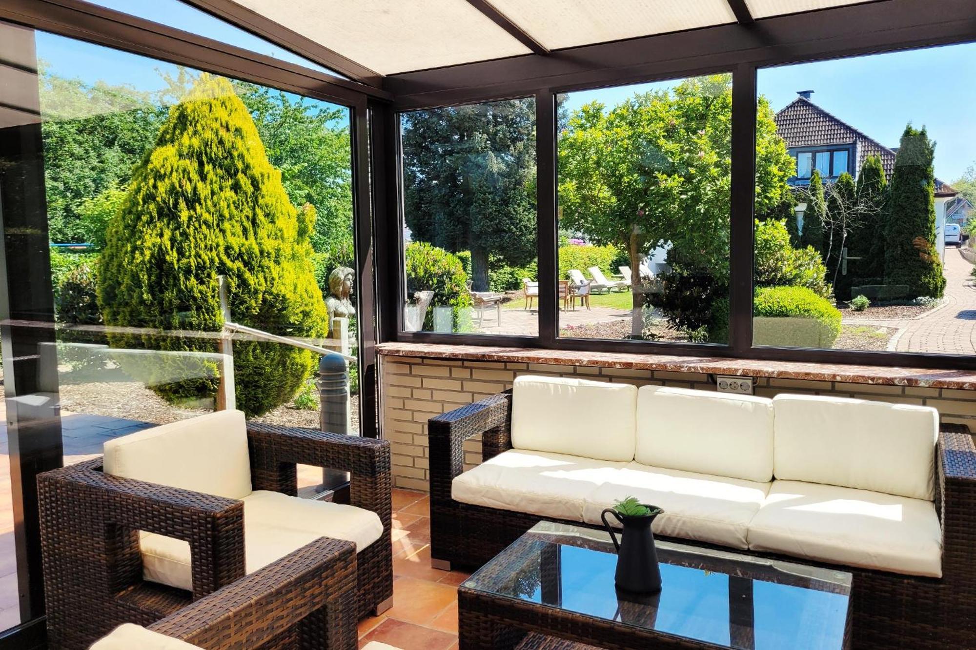 Hochwertige Ferienwohnung Mit Sonnenterrasse & Gartenblick, Nur Wenige Gehminuten Zum Strand Scharbeutz Kültér fotó